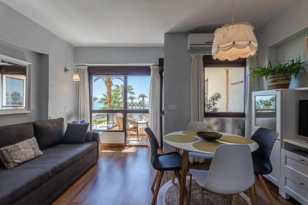 Encantador Apartamento En Primera Linea De Playa 贝纳尔马德纳 外观 照片