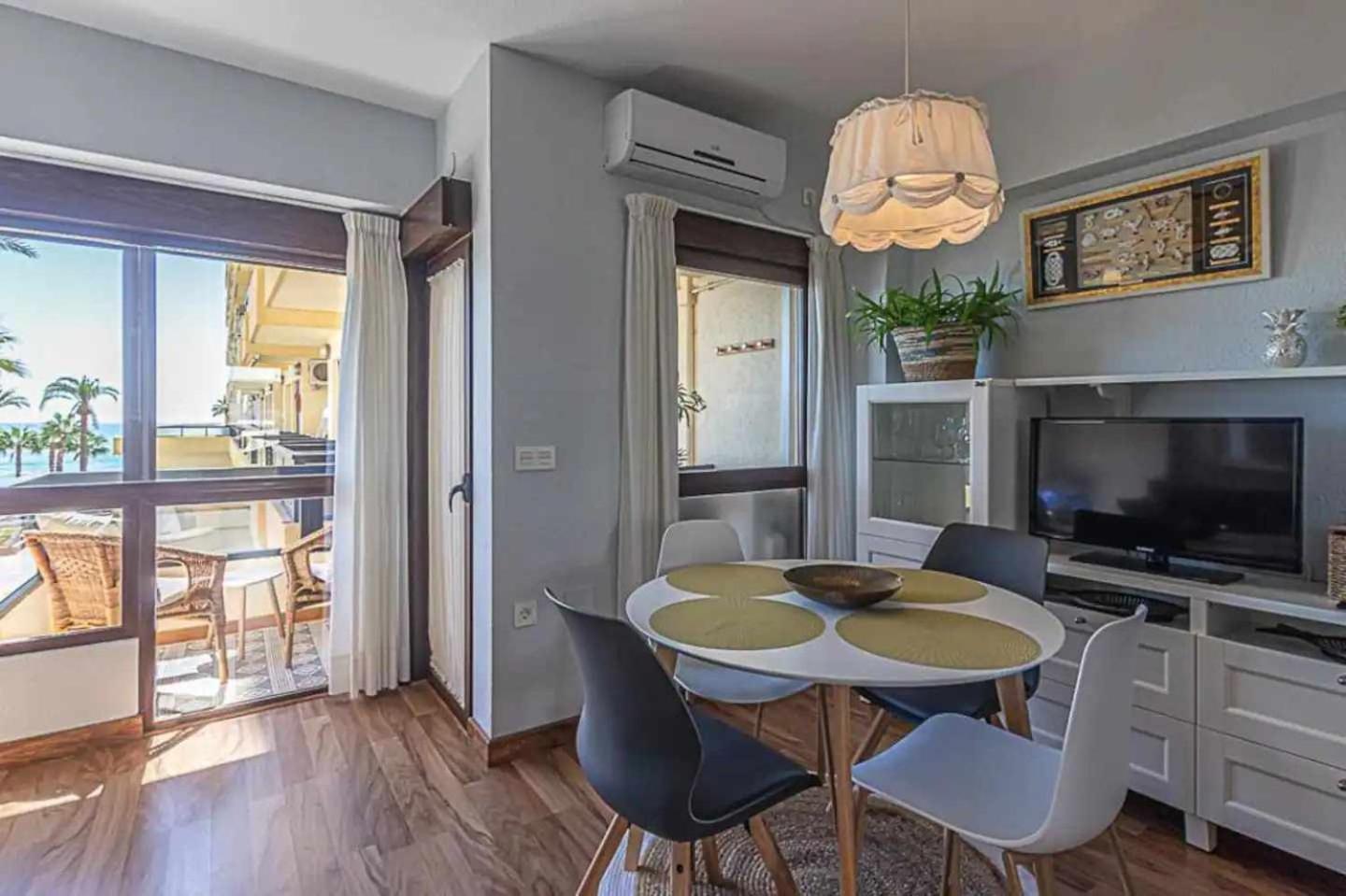 Encantador Apartamento En Primera Linea De Playa 贝纳尔马德纳 外观 照片